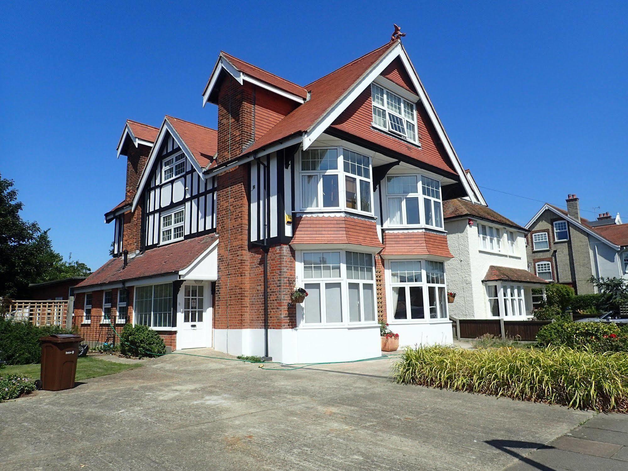 The Old Surgery Bed & Breakfast Clacton-on-Sea Ngoại thất bức ảnh